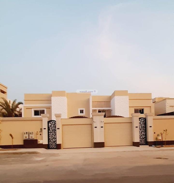 فيلا 400 متر مربع شمالية على شارع 20م الورود، شمال الرياض، الرياض