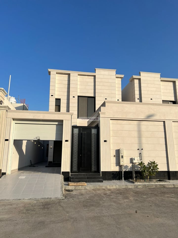 Villa 300 SQM Facing West on 20m Width Street As Sawari, Al Khobar
