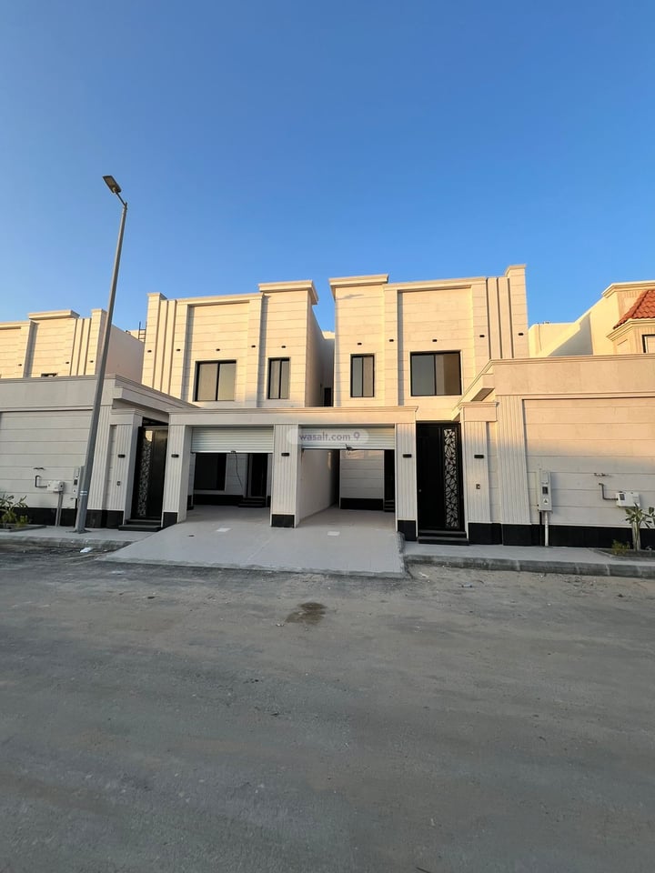 Villa 250 SQM Facing South on 25m Width Street As Sawari, Al Khobar