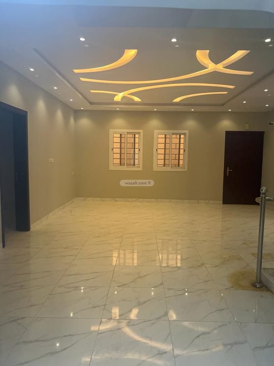 Villa 300 SQM Facing South on 15m Width Street Al Qryniah, South Jeddah, Jeddah