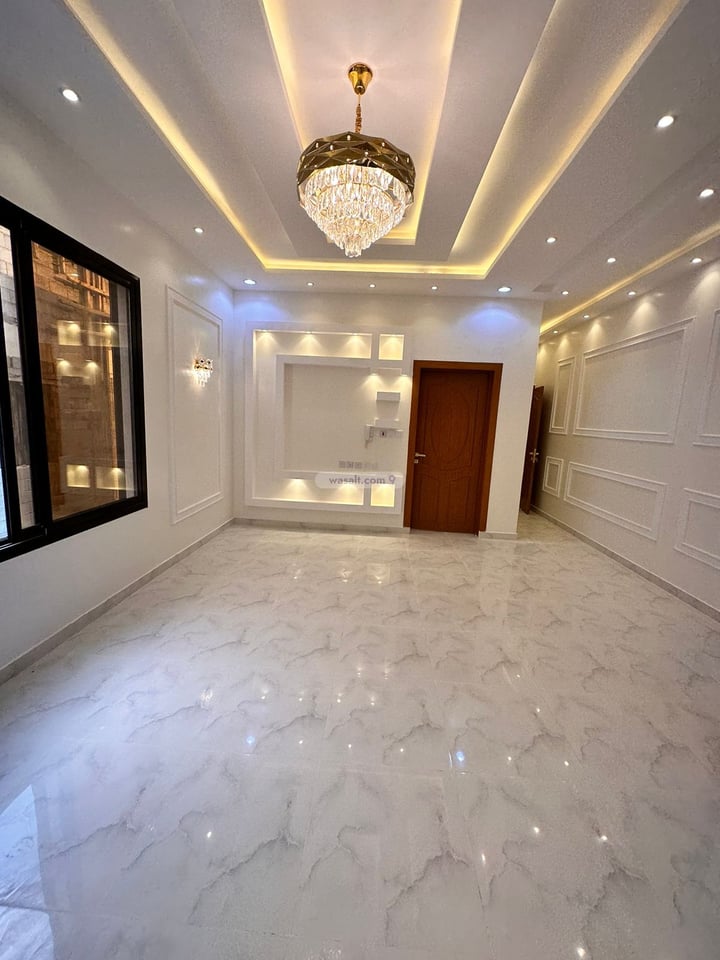 Floor 300 SQM with 4 Bedrooms Okaz, South Riyadh, Riyadh