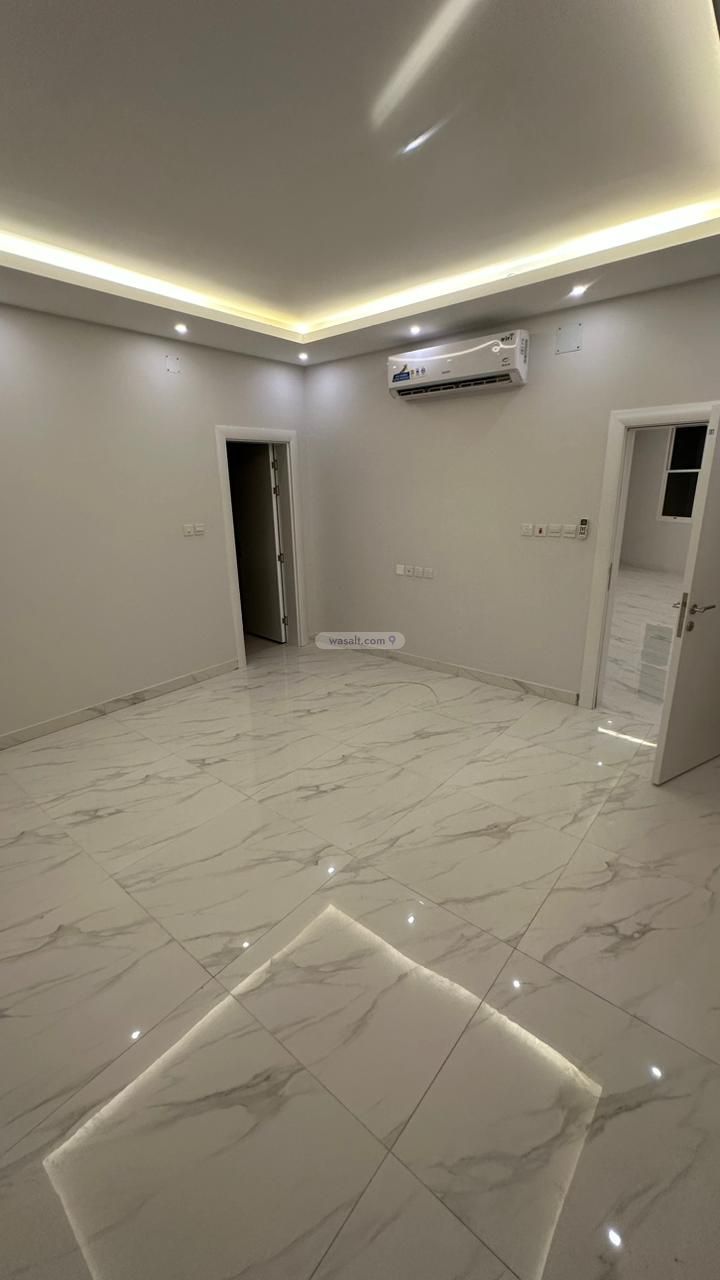 Villa 550 SQM Facing West on 15m Width Street Al Masif, Unayzah