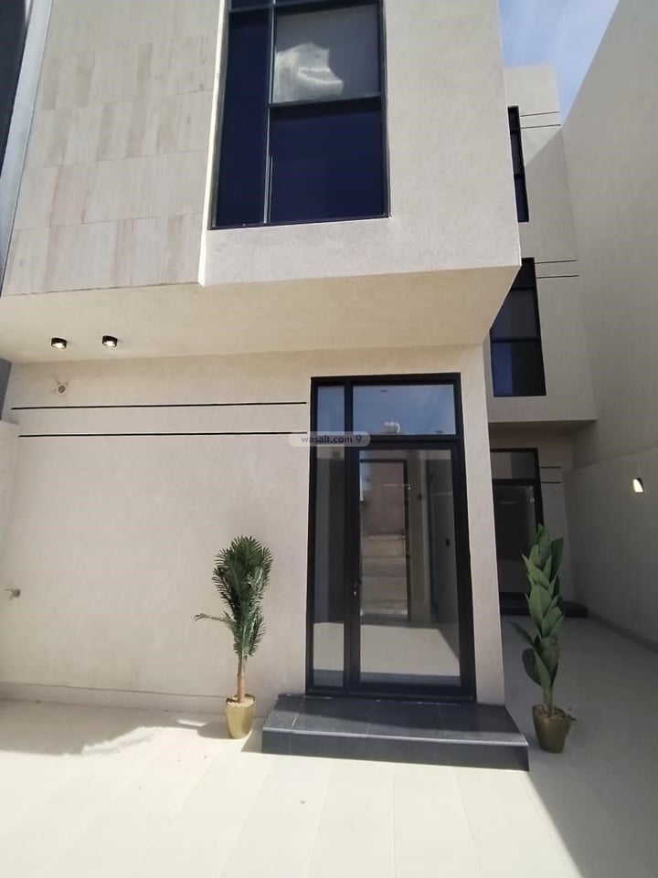 Villa 362.84 SQM Facing West on 20m Width Street King Fahd, Madinah