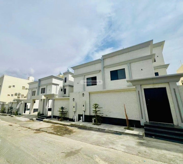 Villa 706.93 SQM Facing North on 15m Width Street Jabrah, At Taif