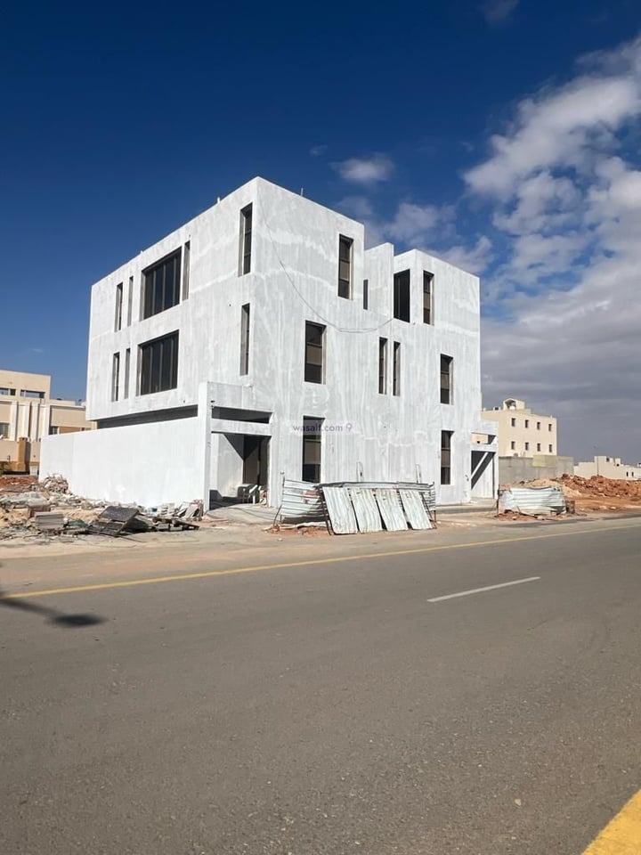 فيلا 400 متر مربع غربية على شارع 35م المهدية، غرب الرياض، الرياض