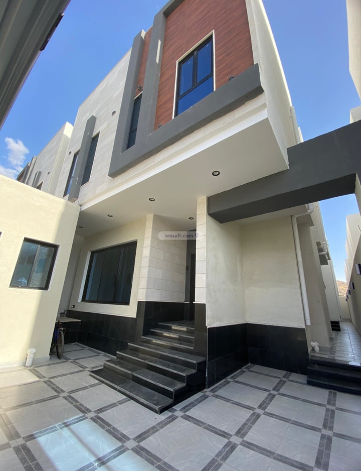 Villa 426 SQM Facing South on 15m Width Street Al Msial Al Jadid, Makkah