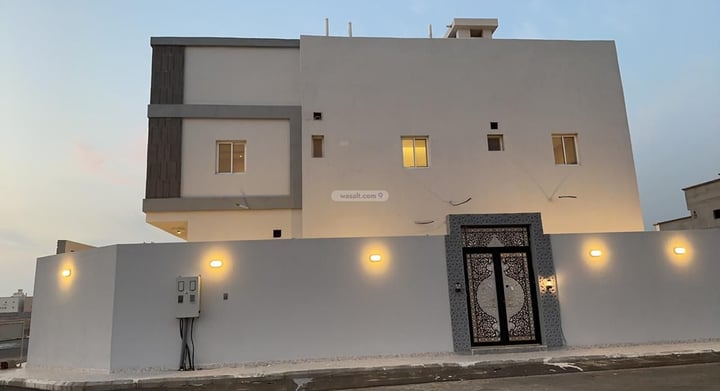 فيلا 305 متر مربع جنوبية غربية على شارع 16م الرياض، شمال جدة، جدة