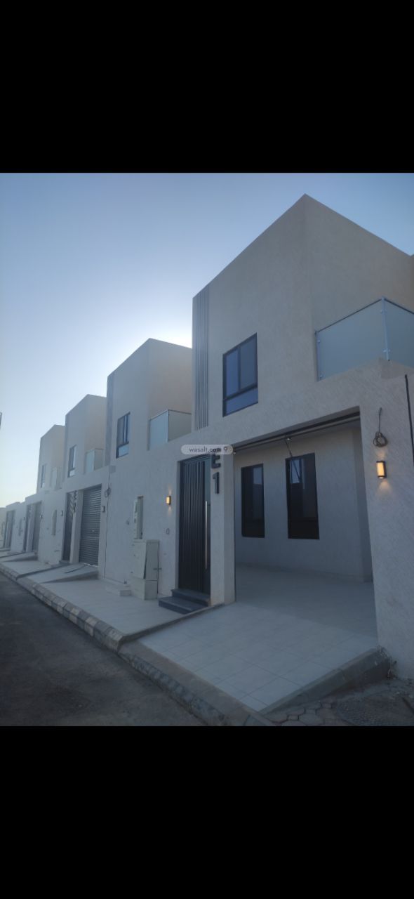 Villa 473 SQM Facing South on 16m Width Street As Sakb, Madinah