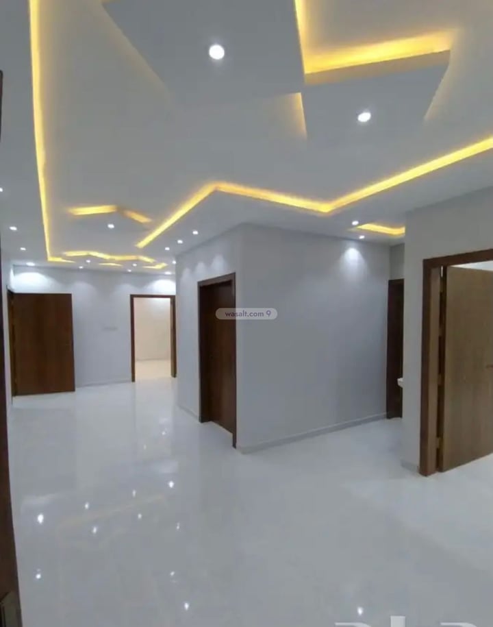 Floor 630 SQM with 5 Bedrooms Airport, Najran