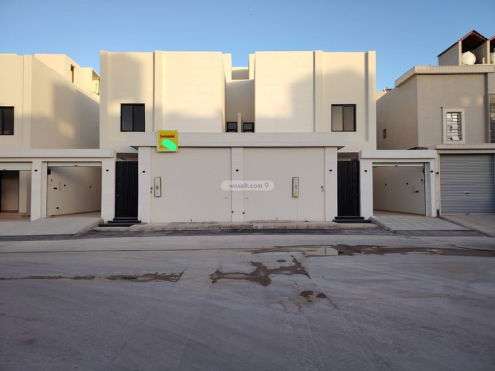 فيلا 250 متر مربع غربية على شارع 20م الحزم، غرب الرياض، الرياض