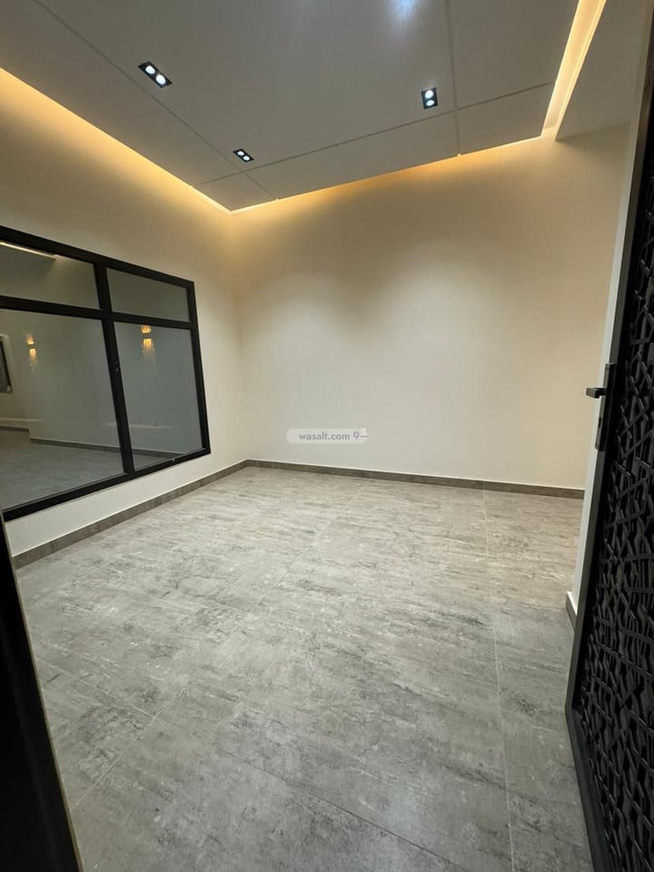 Floor 302.24 SQM with 8 Bedrooms Faisaliyah South, Tabuk