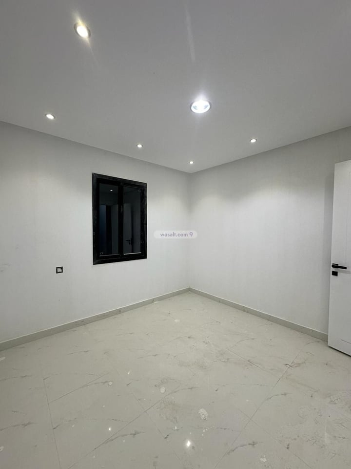 Floor 219.59 SQM with 6 Bedrooms As Salam, Unayzah
