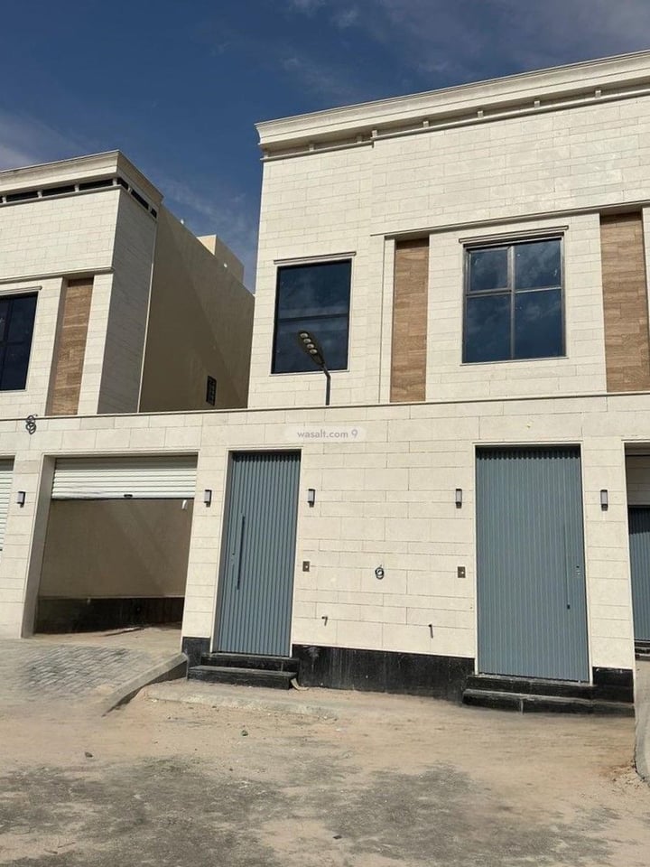 Floor 216.62 SQM with 5 Bedrooms Al Rimal, East Riyadh, Riyadh