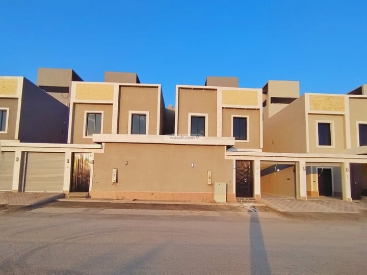 فيلا 200 متر مربع جنوبية على شارع 15م عكاظ، جنوب الرياض، الرياض
