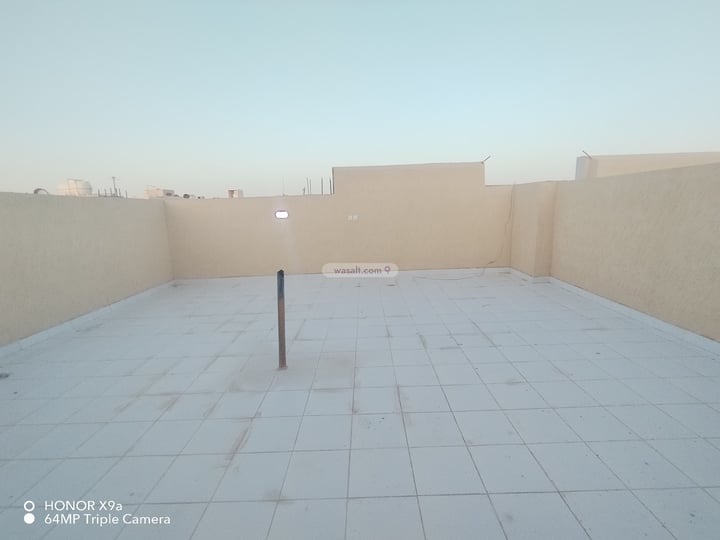 فيلا 200 متر مربع شمالية شرقية على شارع 15م طويق، غرب الرياض، الرياض