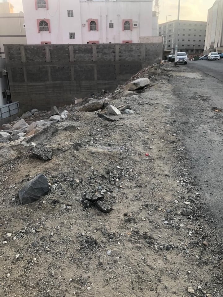 Land 991.46 SQM Facing North West on 15m Width Street Batha Quraysh, Makkah