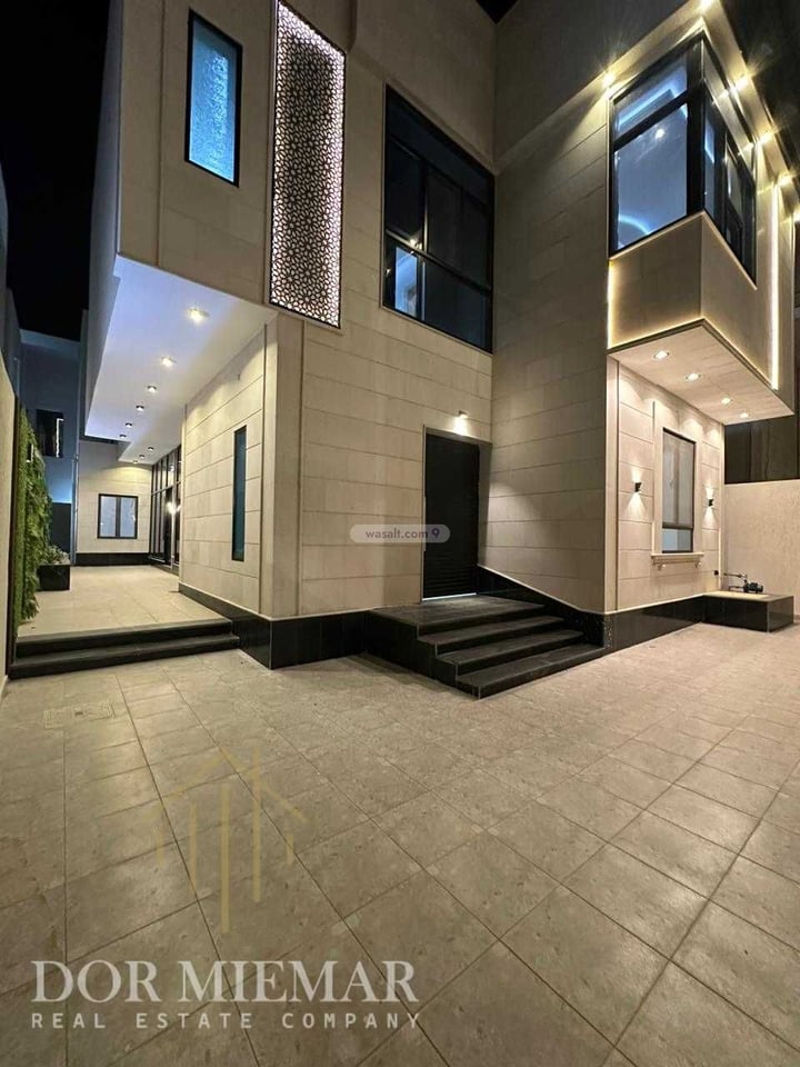 Villa 300 SQM Facing West on 15m Width Street Harat Al Bab Al Jadid, Makkah