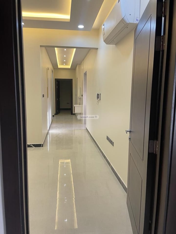 Floor 552.25 SQM with 3 Bedrooms Hitteen, North Riyadh, Riyadh