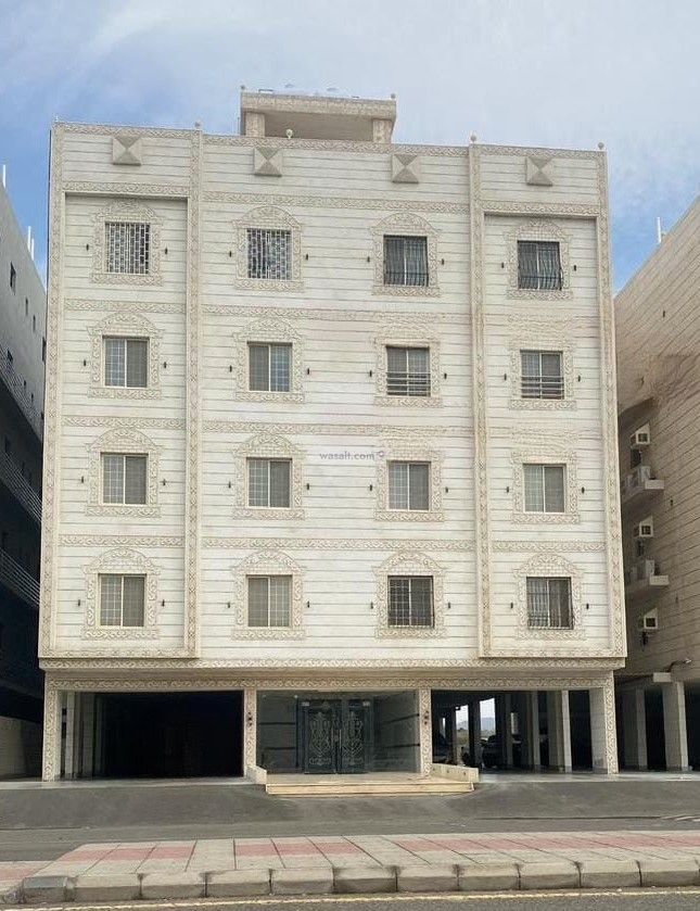 Apartment 237 SQM with 6 Bedrooms Al Hamadaniyah, East Jeddah, Jeddah