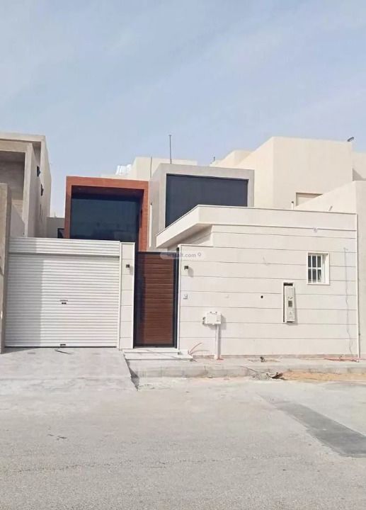 Villa 325 SQM Facing South on 15m Width Street Al Wafa, Unayzah