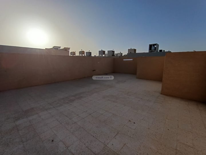فيلا 300 متر مربع شمالية على شارع 15م عكاظ، جنوب الرياض، الرياض