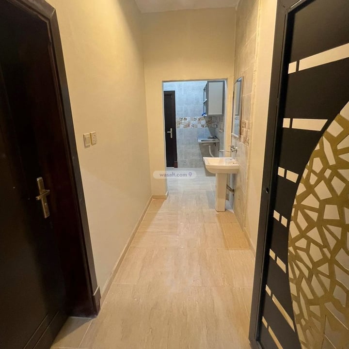 Floor 453 SQM with 7 Bedrooms Al Aziziyah, Madinah