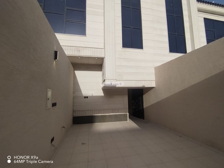 Floor 179.87 SQM with 5 Bedrooms Tuwaiq, West Riyadh, Riyadh