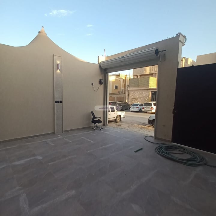 Floor 280 SQM with 3 Bedrooms Tuwaiq, West Riyadh, Riyadh