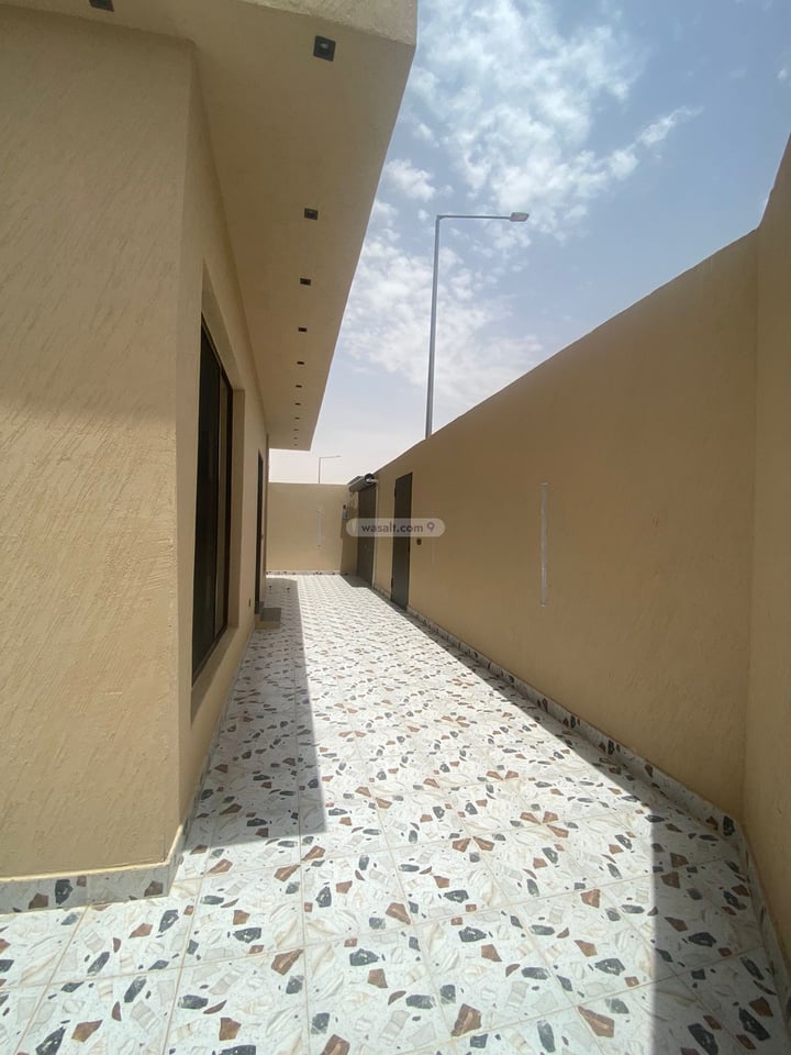 فيلا 219.27 متر مربع جنوبية على شارع 15م الرمال، شرق الرياض، الرياض