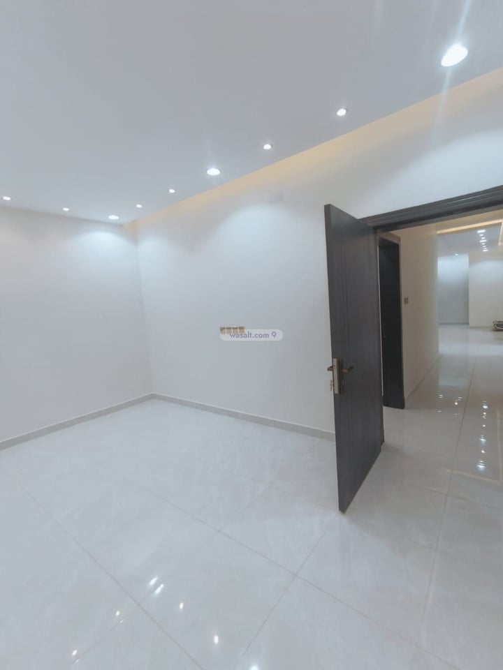 Floor 219.54 SQM with 6 Bedrooms Az Zuhur, Khamis Mushayt