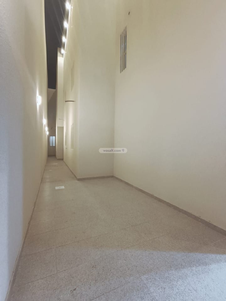 Floor 219.54 SQM with 6 Bedrooms Az Zuhur, Khamis Mushayt