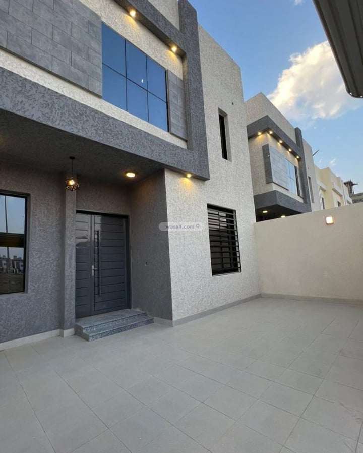 Villa 300 SQM Facing North East on 15m Width Street Shubat Al Shaykh, Khamis Mushayt