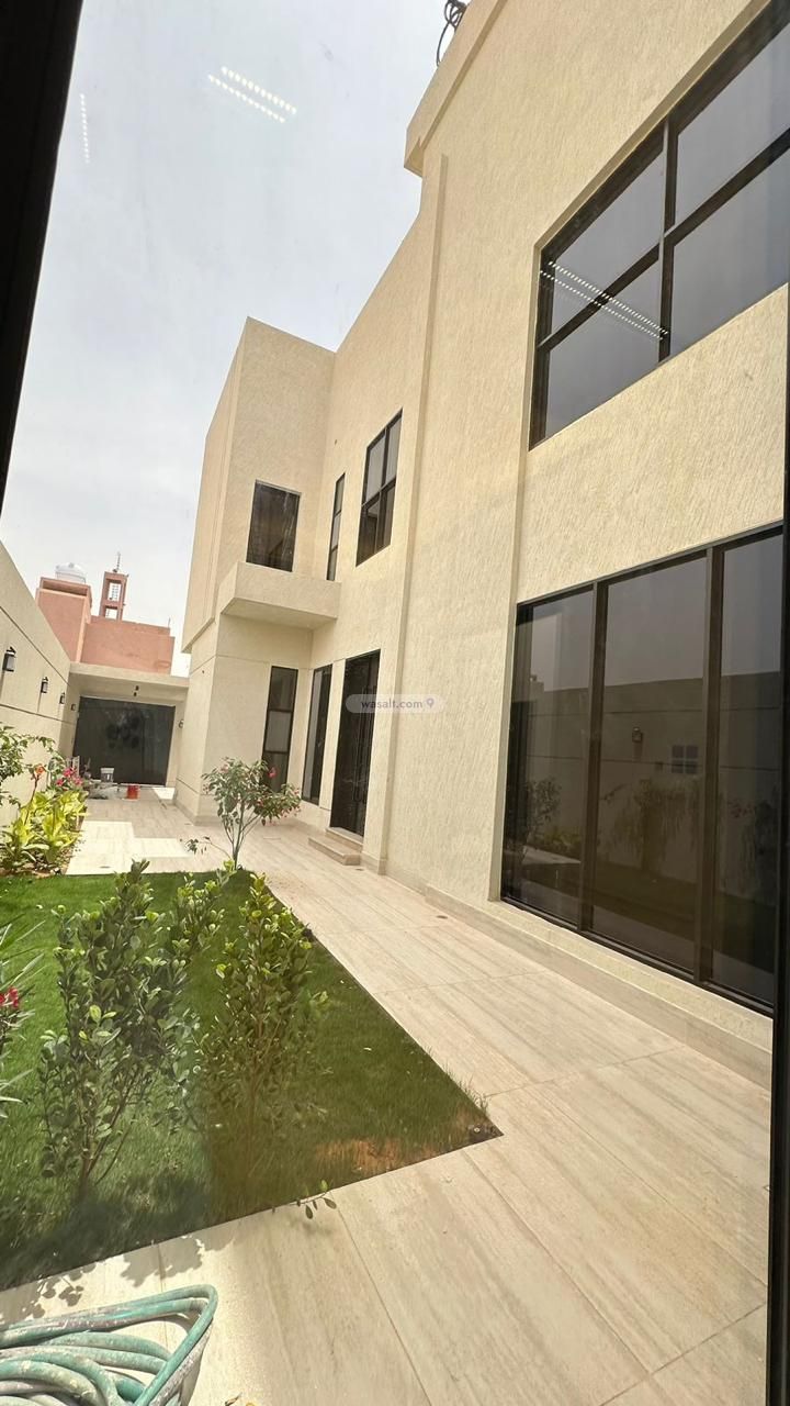 Villa 390 SQM Facing North East on 15m Width Street Dhahrat Laban, West Riyadh, Riyadh