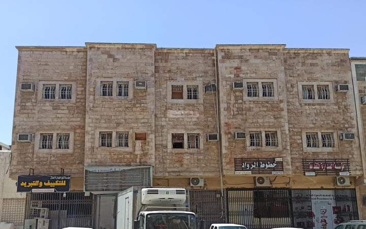 Building 325 SQM with 3 Floors Facing North, East Al Badiyah, Dammam