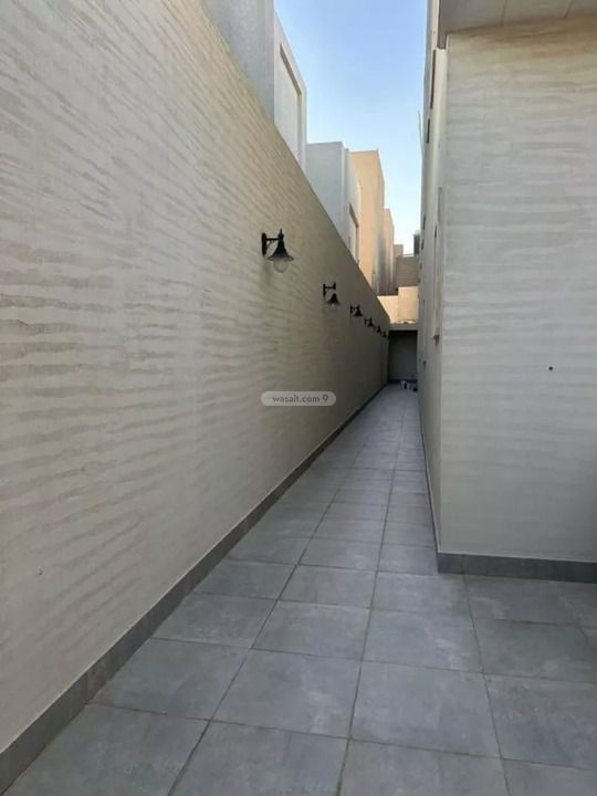فيلا 528 متر مربع واجهة شمالية ب 5 غرف الملقا، شمال الرياض، الرياض