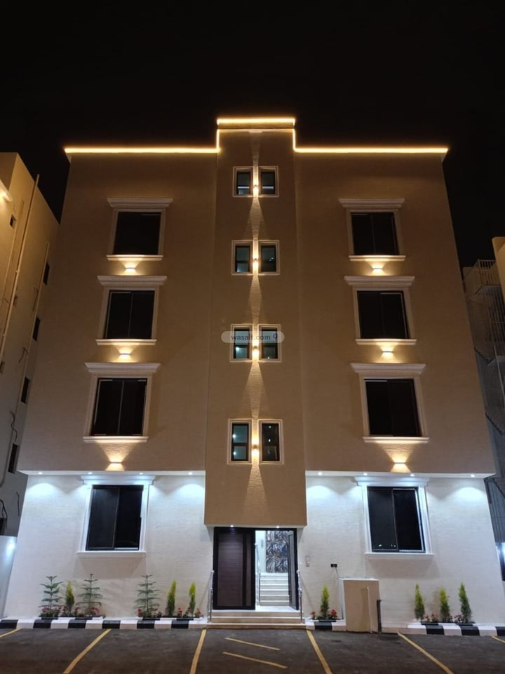 Floor 253 SQM with 7 Bedrooms Al Qumariyyah, At Taif