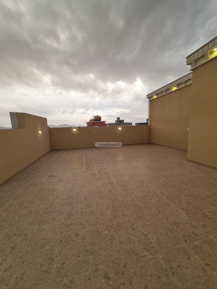 Apartment 325 SQM with 5 Bedrooms Numan, Khamis Mushayt