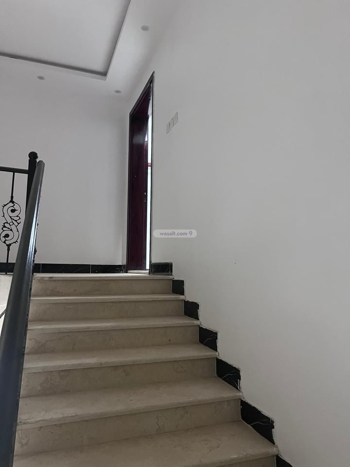 Villa 375 SQM Facing West on 20m Width Street Kittanah, Madinah