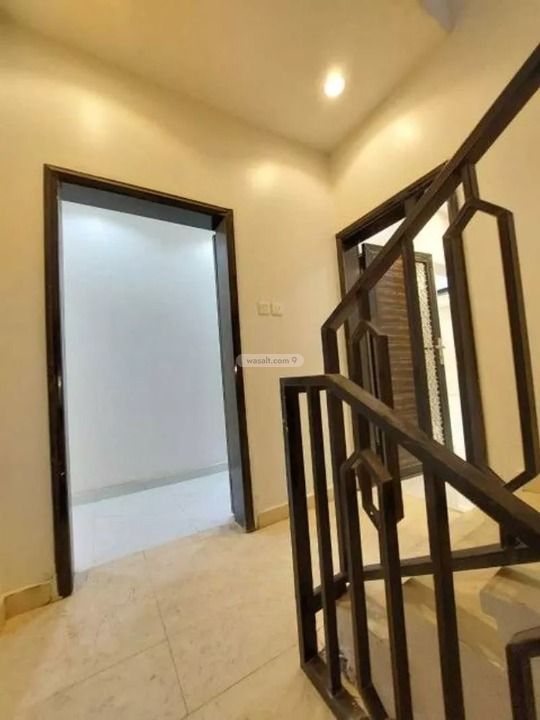 Floor 250 SQM with 5 Bedrooms Al Dar Al Baida, South Riyadh, Riyadh