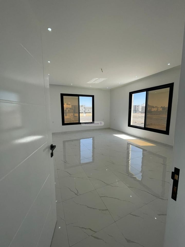Floor 315.97 SQM with 5 Bedrooms Al Aqoul, Madinah