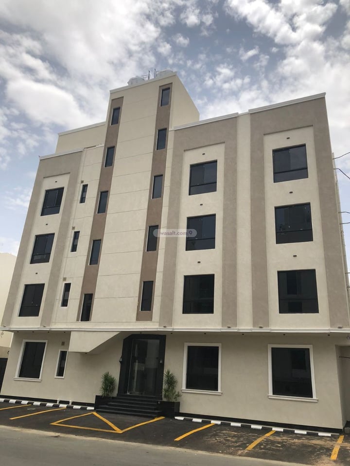 Floor 297 SQM with 6 Bedrooms Al Qumariyyah, At Taif