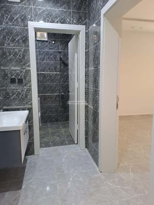 Villa 320.52 SQM Facing South on 15m Width Street As Shamiaa, Makkah