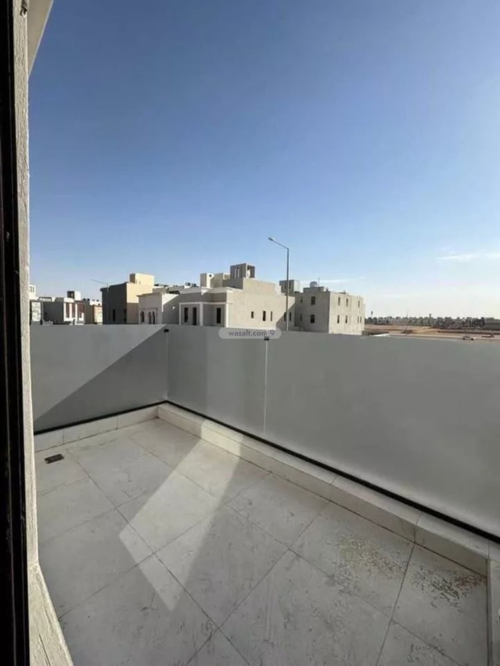 Floor 301 SQM with 3 Bedrooms Al Rimal, East Riyadh, Riyadh