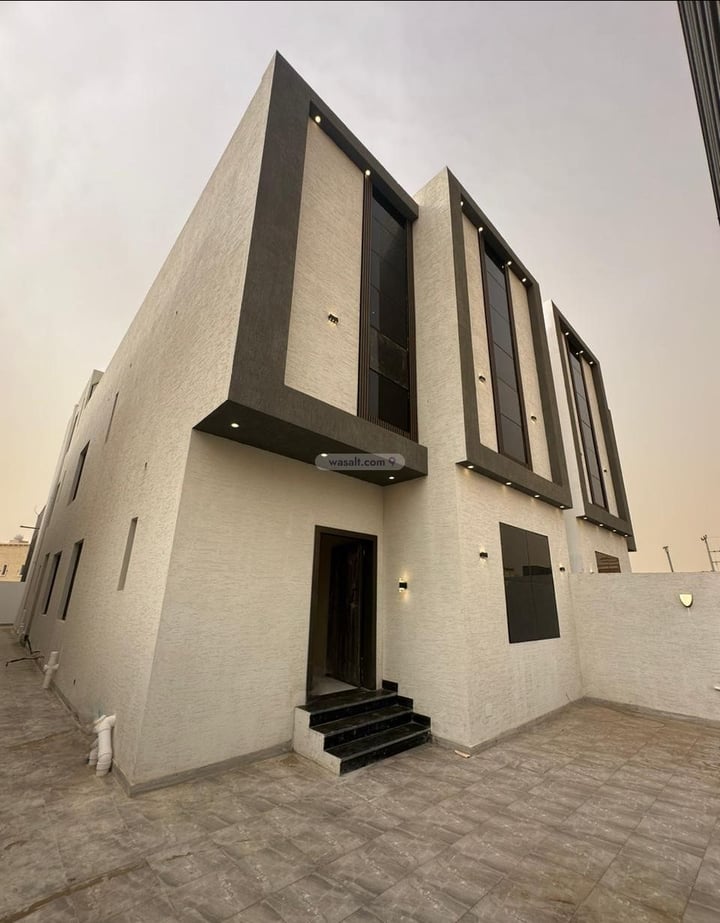 Villa 448 SQM Facing South on 15m Width Street As Safa, Abu Earish