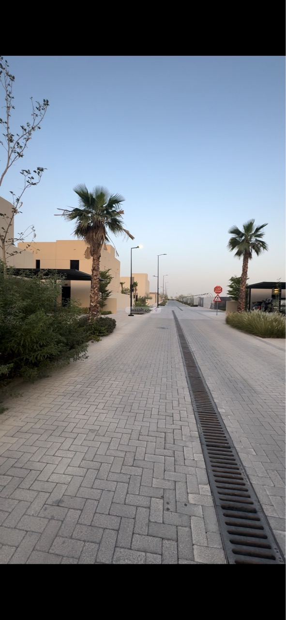 فيلا 400 متر مربع واجهة شمالية ب 4 غرف مطار الملك خالد، شمال الرياض، الرياض