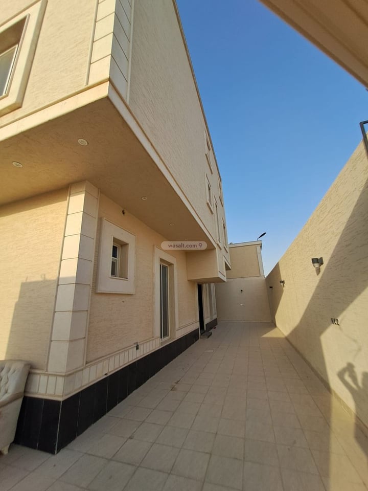 فيلا 270 متر مربع مع شقة واجهة شمالية العوالي، غرب الرياض، الرياض