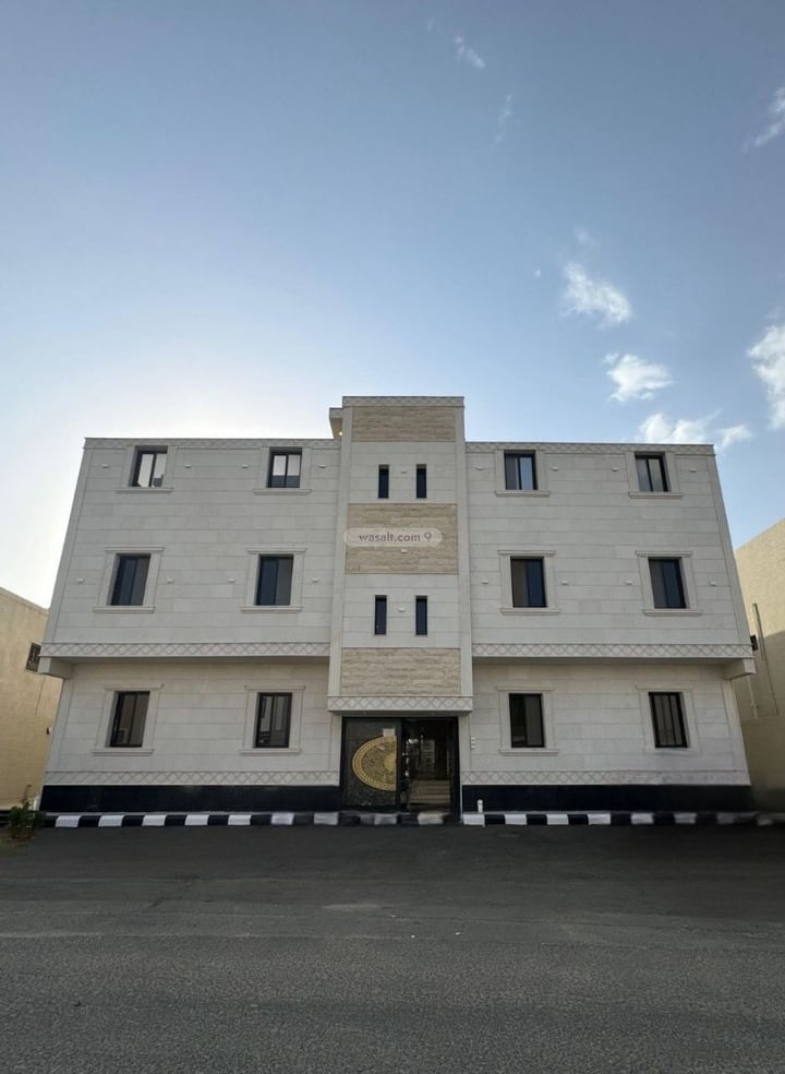 Apartment 233 SQM with 5 Bedrooms Alqrahin, At Taif