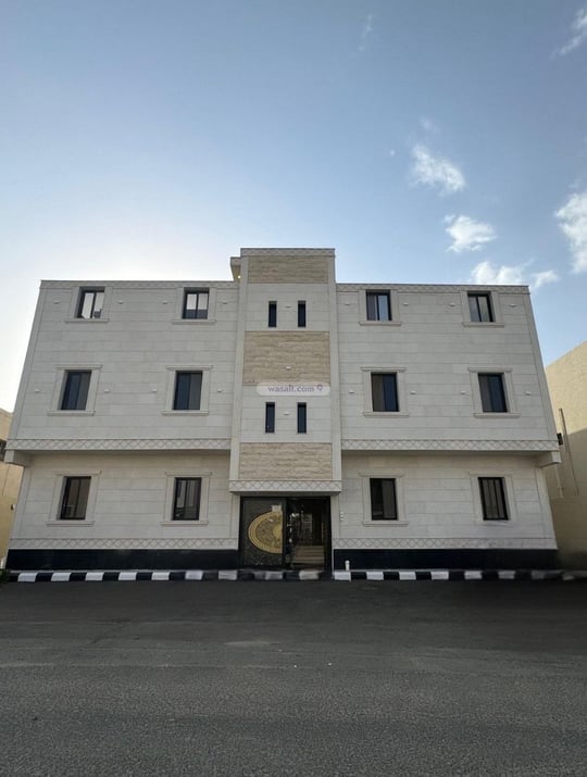 Apartment 233 SQM with 5 Bedrooms Alqrahin, At Taif