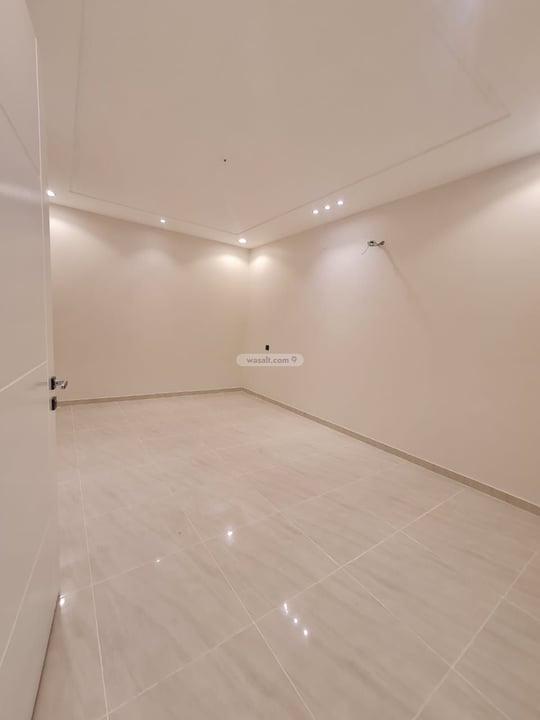 Villa 388.4 SQM Facing West on 15m Width Street Akhbab, At Taif