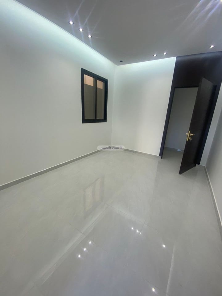 Floor 216 SQM with 6 Bedrooms Al Rimal, East Riyadh, Riyadh